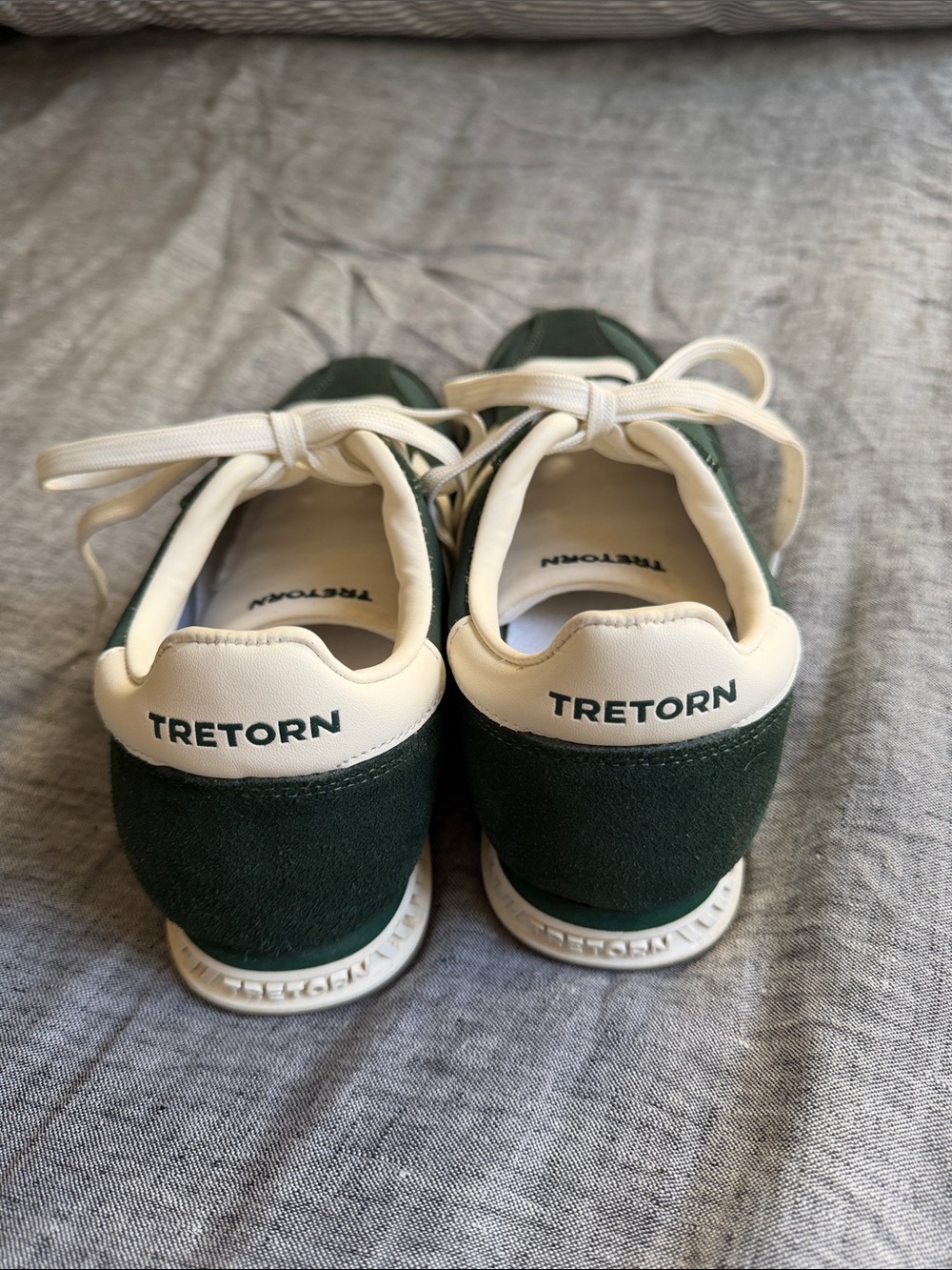 Retro Runner Women's Green and White Sneakers - Picture 3 of 8